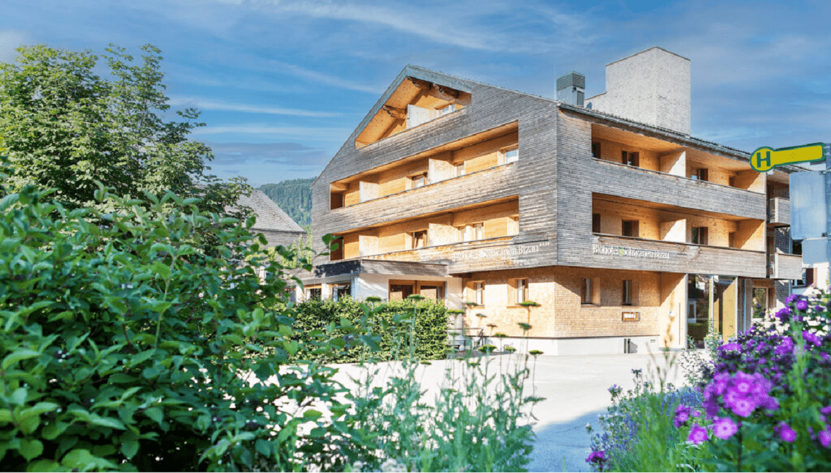 ドイツ、オーストリア、スイスを巡る「エコバウ建築ツアー」開催